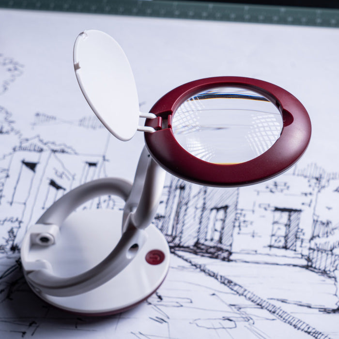 The Daylight Compact YoYo Foldable Magnifying Light