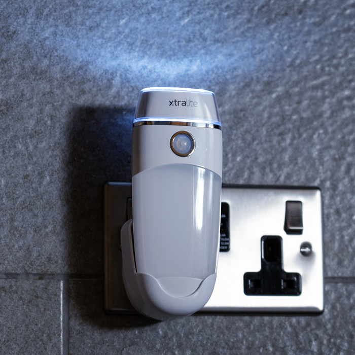 Xtralite NiteSafe Duo+ LED Dusk Till Dawn & Sensor Night Light With Power Failure Torch