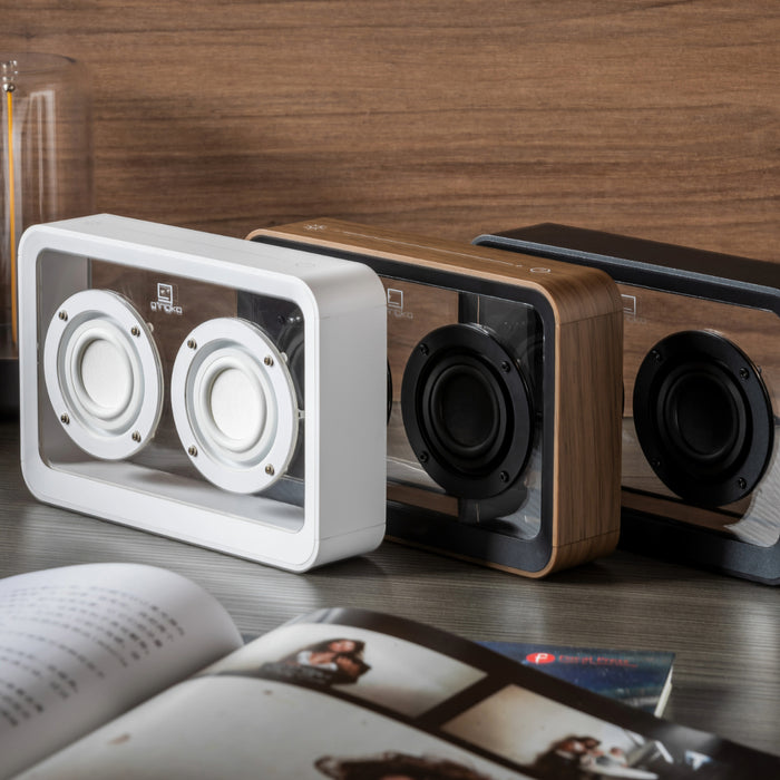 The Gingko Tumbler Selfie Speaker is a fun, multifunctional The Gingko Tumbler Selfie Speaker is a fun, multifunctional