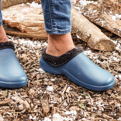 LAVRA Womens Faux Fur Lined Clogs Warm Cozy Nusring Shoes Indoor Outdoor Garden Slip On